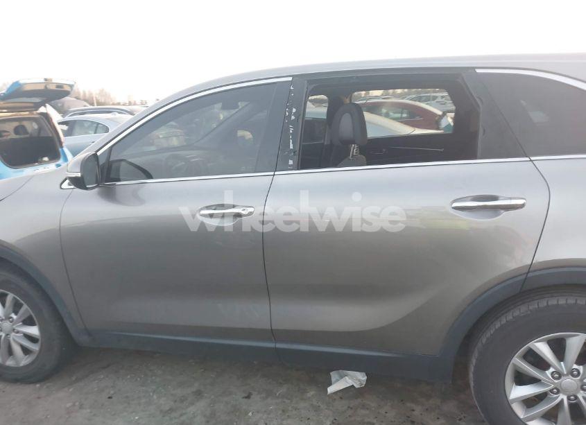 Photo 14 of 2016 Kia Sorento 2.4L L (VIN 5XYPG4A39GG124802)