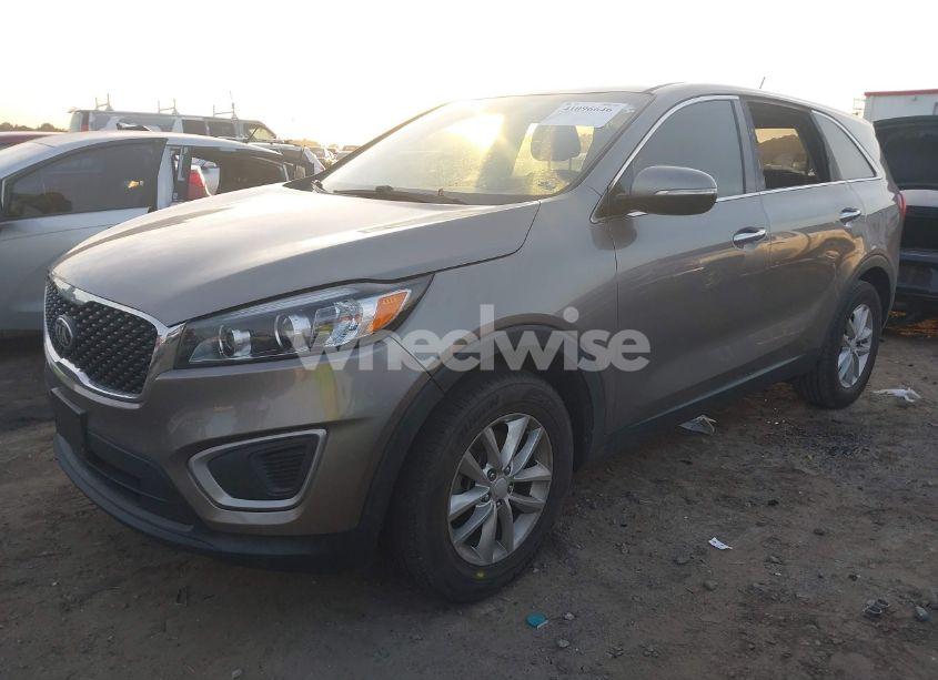 Photo 2 of 2016 Kia Sorento 2.4L L (VIN 5XYPG4A39GG124802)