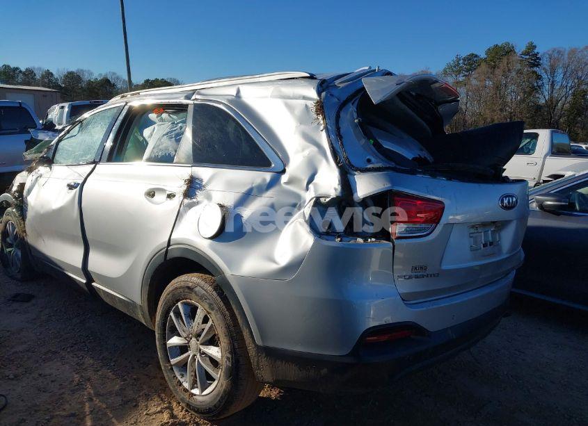 Photo 3 of 2016 Kia Sorento 2.4L LX (VIN 5XYPG4A39GG156469)