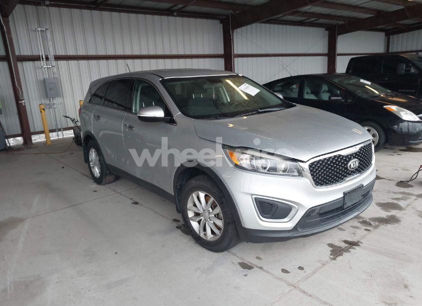 2016 Kia Sorento 2.4L L (VIN 5XYPG4A39GG167102) main photo