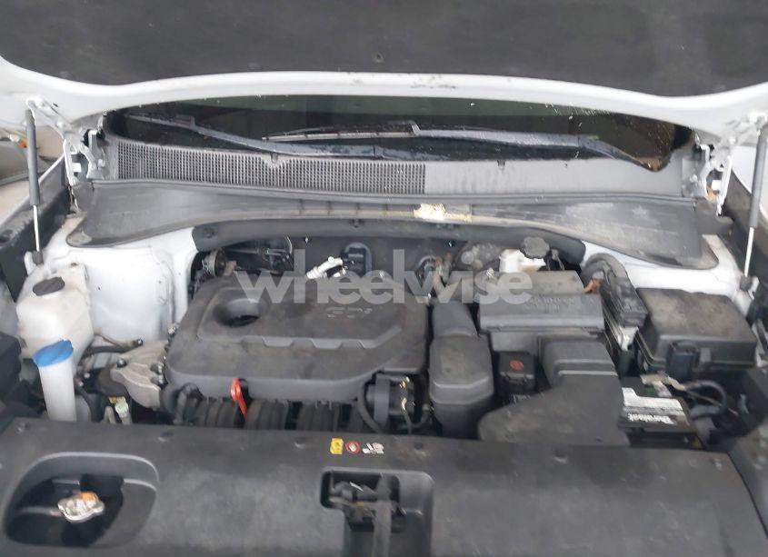 Photo 10 of 2016 Kia Sorento 2.4L L (VIN 5XYPG4A39GG167102)