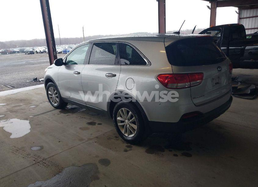 Photo 3 of 2016 Kia Sorento 2.4L L (VIN 5XYPG4A39GG167102)