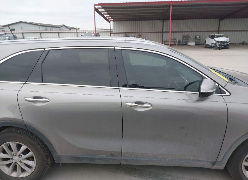 Photo 13 of 2016 Kia Sorento 2.4L LX (VIN 5XYPG4A39GG169965)