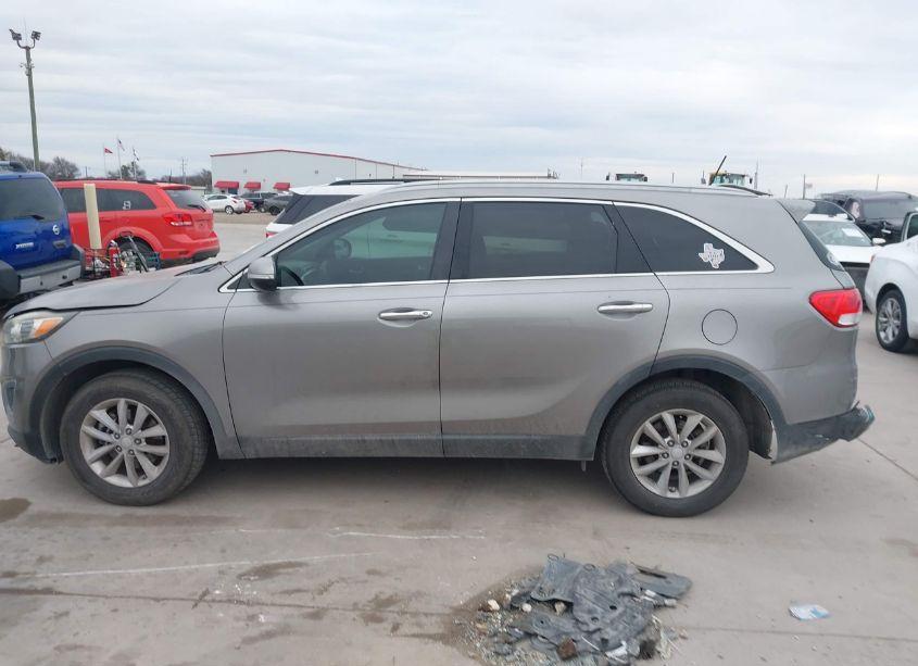 Photo 14 of 2016 Kia Sorento 2.4L LX (VIN 5XYPG4A39GG169965)