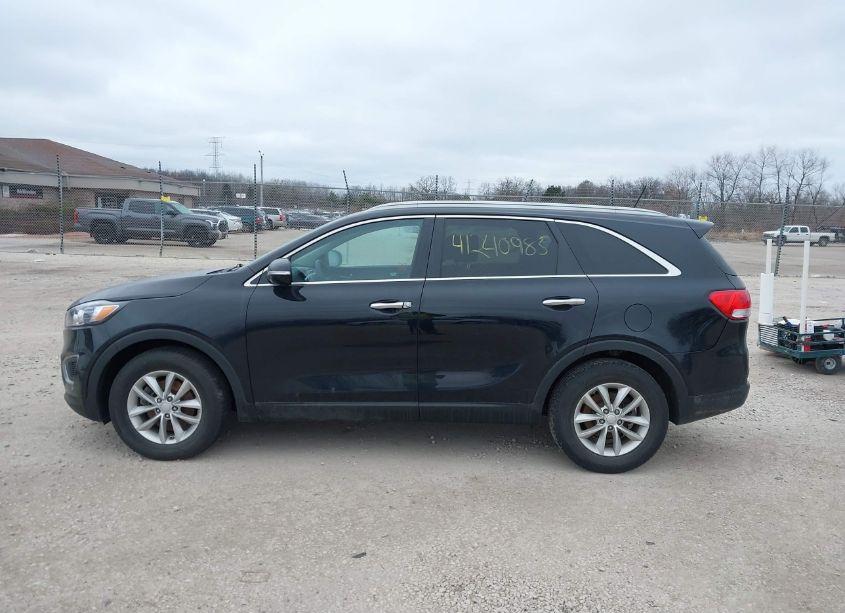 Photo 15 of 2017 Kia Sorento 2.4L LX (VIN 5XYPG4A39HG207972)