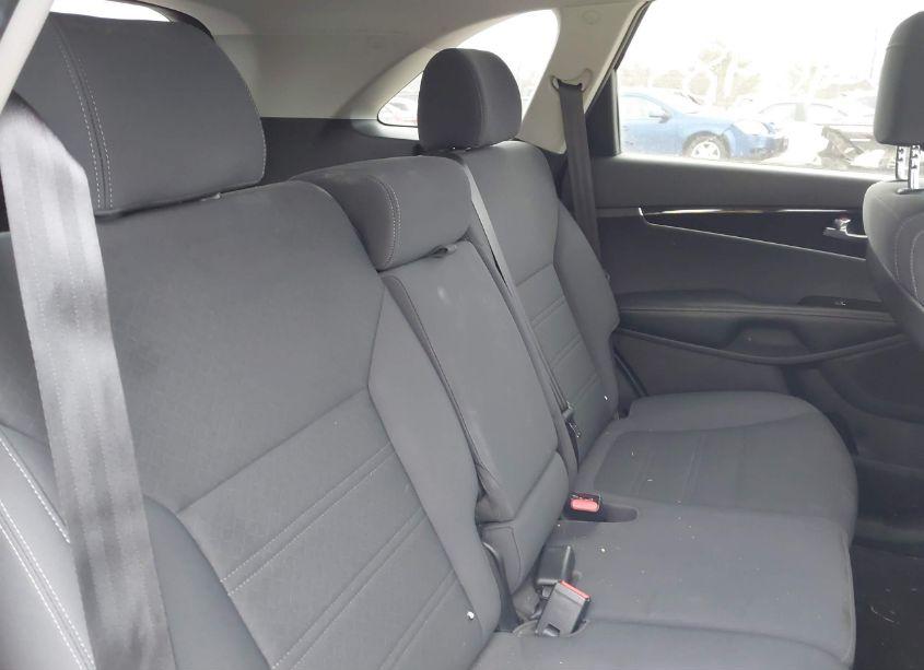 Photo 20 of 2017 Kia Sorento 2.4L LX (VIN 5XYPG4A39HG207972)