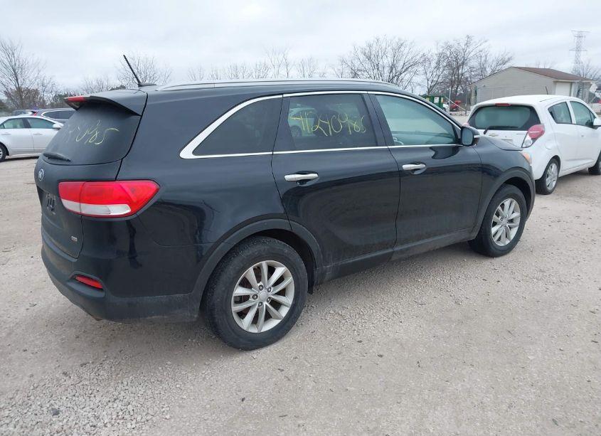 Photo 4 of 2017 Kia Sorento 2.4L LX (VIN 5XYPG4A39HG207972)