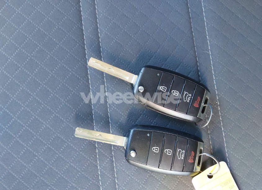 Photo 11 of 2017 Kia Sorento 2.4L LX (VIN 5XYPG4A39HG221676)