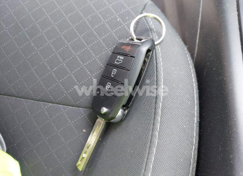 Photo 11 of 2017 Kia Sorento 2.4L LX (VIN 5XYPG4A39HG234458)