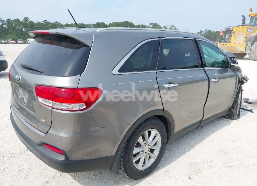 Photo 4 of 2017 Kia Sorento 2.4L LX (VIN 5XYPG4A39HG234458)