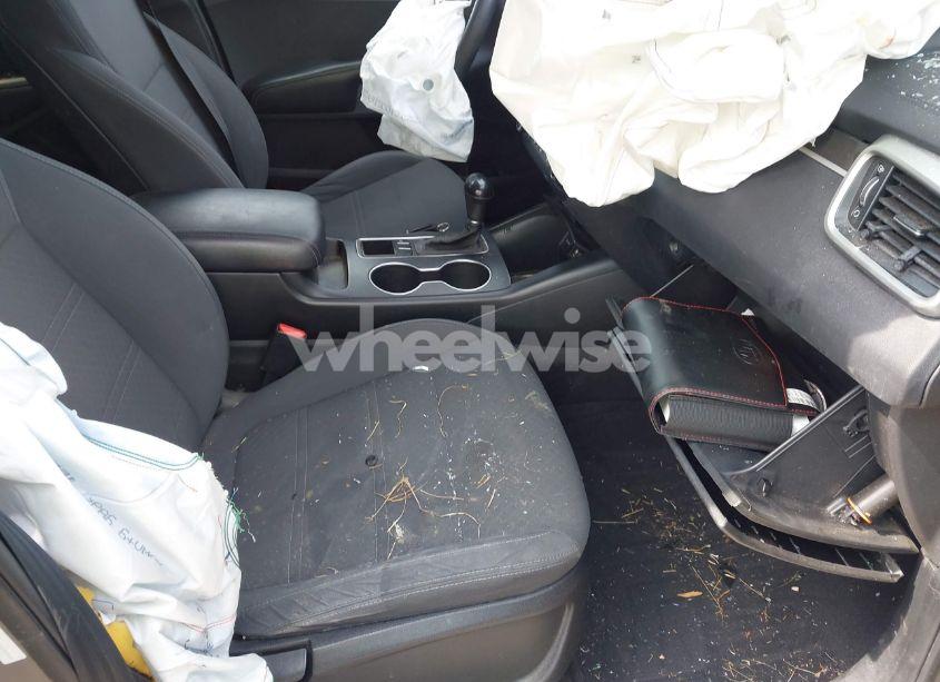 Photo 5 of 2017 Kia Sorento 2.4L LX (VIN 5XYPG4A39HG234458)