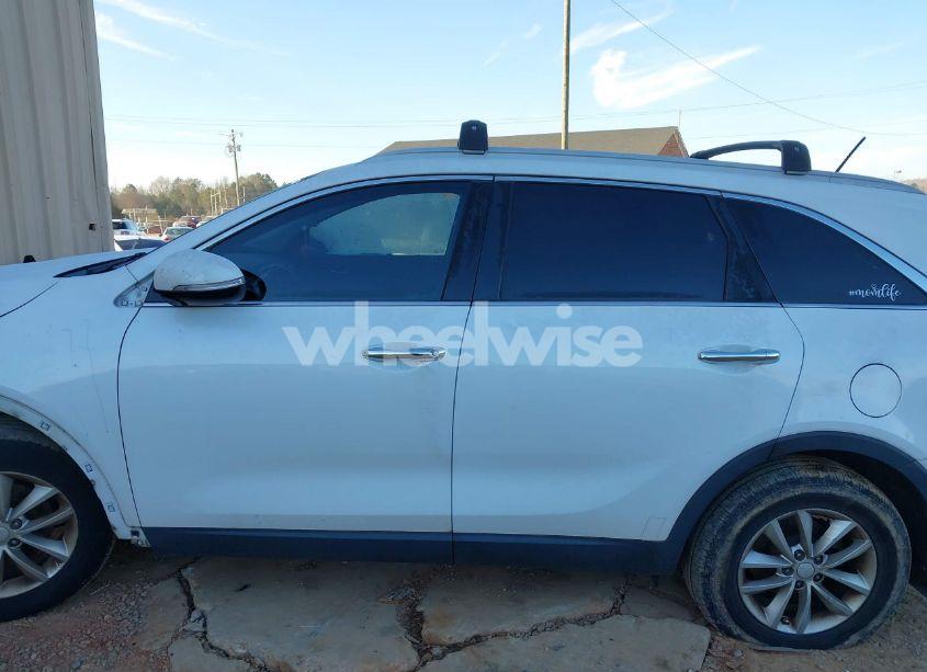 Photo 14 of 2017 Kia Sorento 2.4L LX (VIN 5XYPG4A39HG259246)