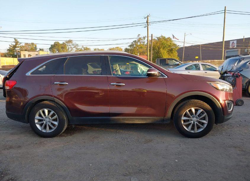 Photo 12 of 2017 Kia Sorento 2.4L LX (VIN 5XYPG4A39HG266391)