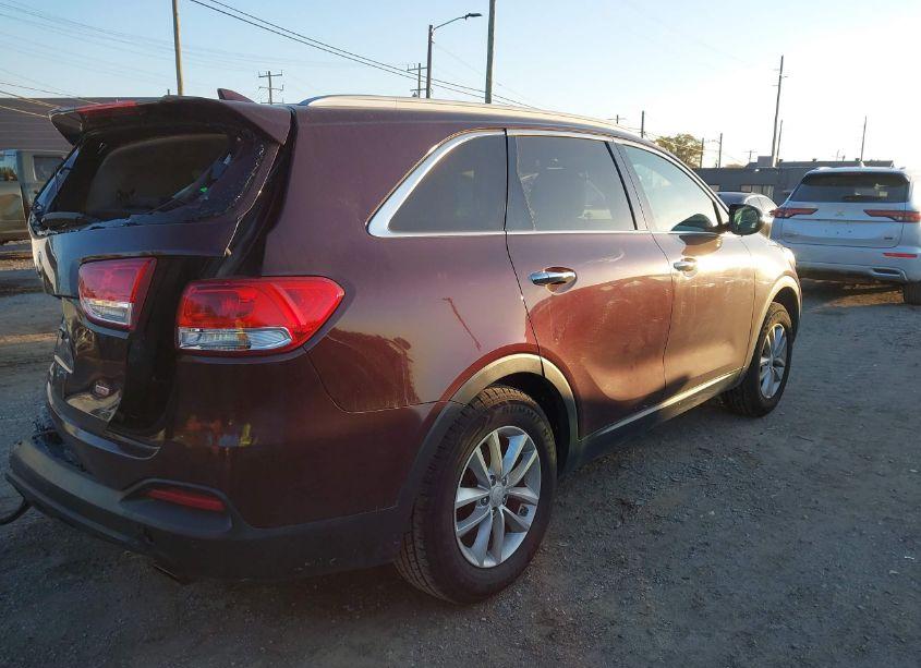 Photo 4 of 2017 Kia Sorento 2.4L LX (VIN 5XYPG4A39HG266391)