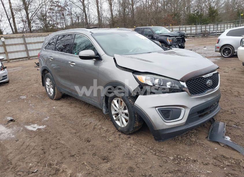 2017 Kia Sorento 2.4L LX (VIN 5XYPG4A39HG276564) main photo