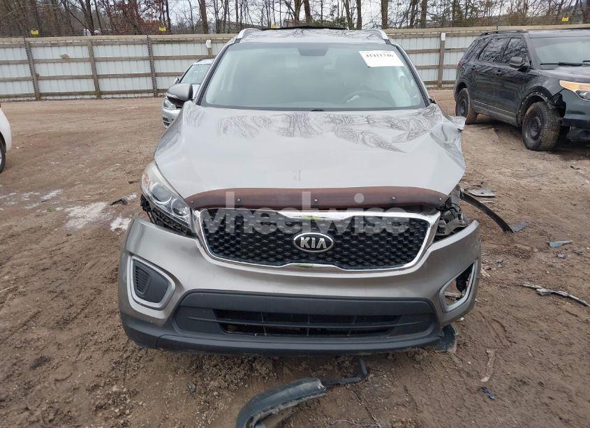 Photo 12 of 2017 Kia Sorento 2.4L LX (VIN 5XYPG4A39HG276564)