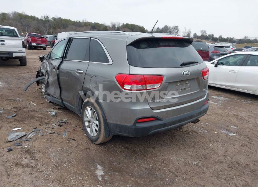 Photo 3 of 2017 Kia Sorento 2.4L LX (VIN 5XYPG4A39HG276564)