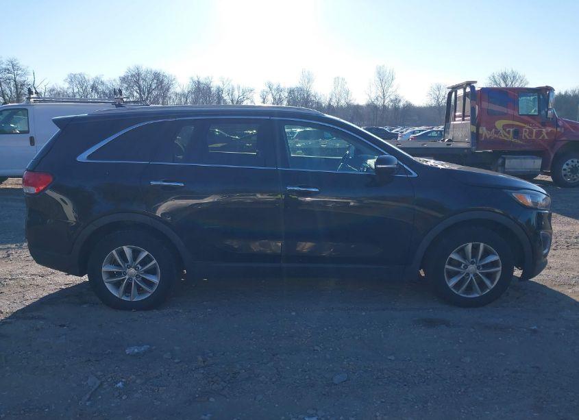 Photo 13 of 2017 Kia Sorento 2.4L LX (VIN 5XYPG4A39HG329697)