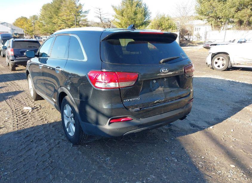 Photo 3 of 2017 Kia Sorento 2.4L LX (VIN 5XYPG4A39HG329697)