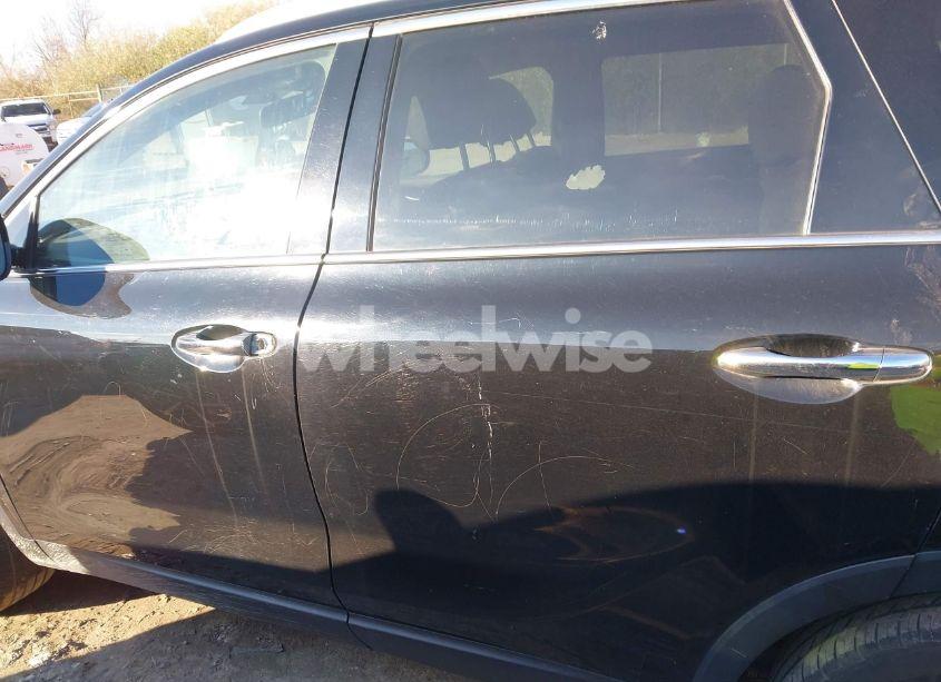 Photo 14 of 2018 Kia Sorento 2.4L LX (VIN 5XYPG4A39JG385905)