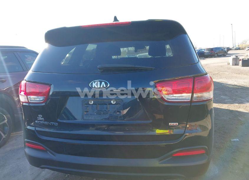 Photo 16 of 2018 Kia Sorento 2.4L LX (VIN 5XYPG4A39JG385905)
