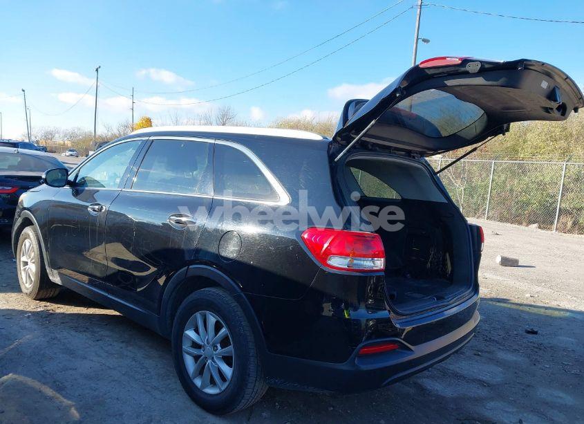 Photo 3 of 2018 Kia Sorento 2.4L LX (VIN 5XYPG4A39JG385905)