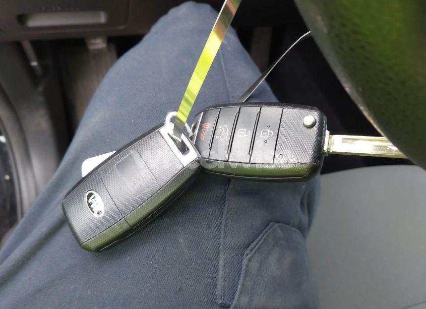 Photo 11 of 2019 Kia Sorento 2.4L L (VIN 5XYPG4A39KG443481)