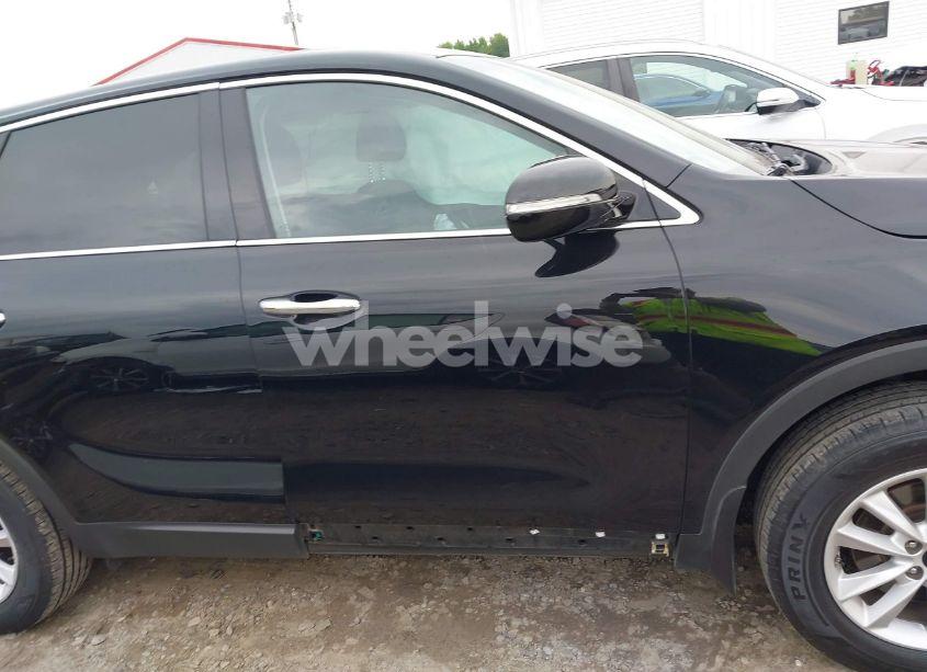 Photo 13 of 2019 Kia Sorento 2.4L L (VIN 5XYPG4A39KG443481)