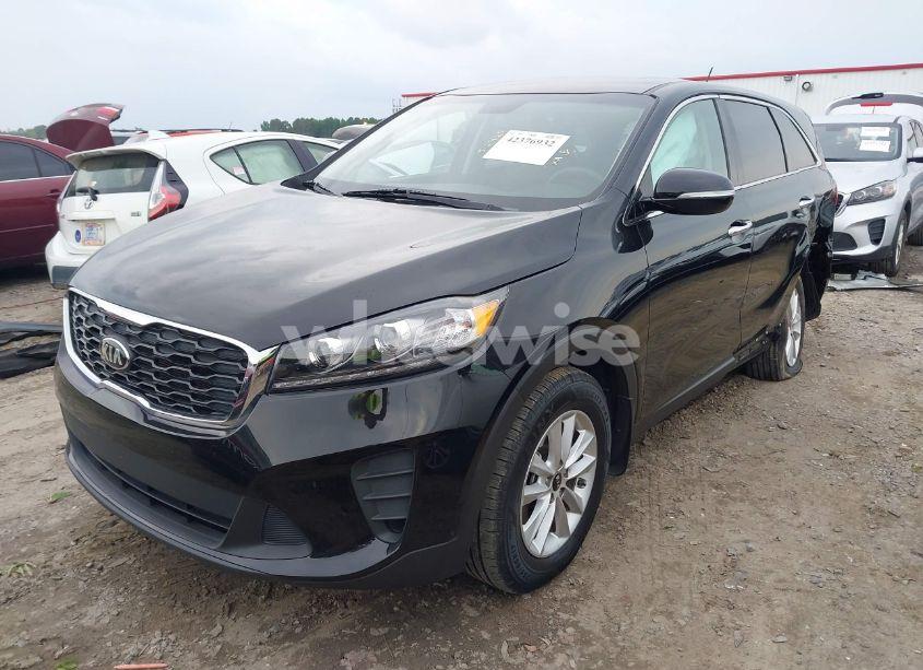 Photo 2 of 2019 Kia Sorento 2.4L L (VIN 5XYPG4A39KG443481)