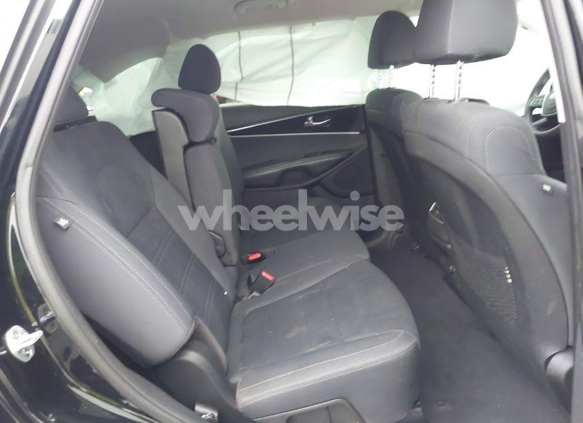 Photo 8 of 2019 Kia Sorento 2.4L L (VIN 5XYPG4A39KG443481)