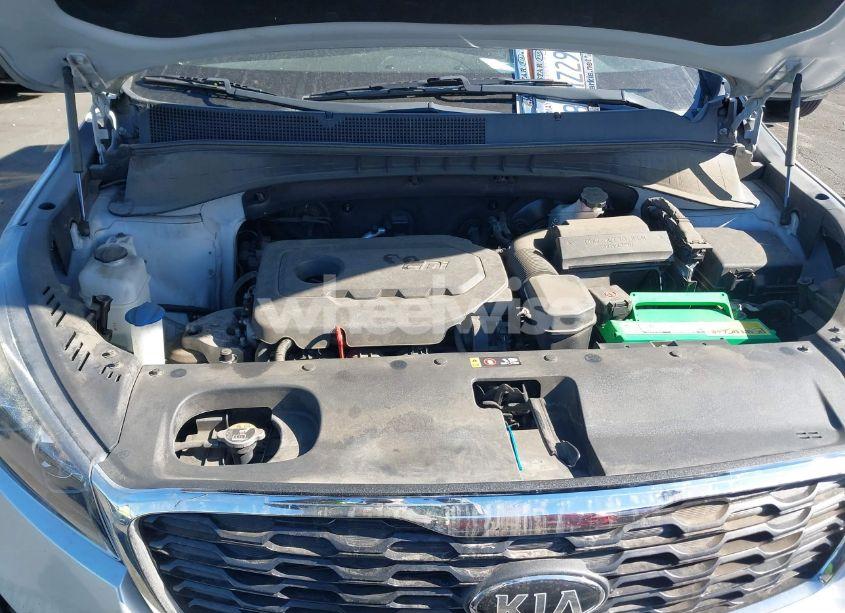 Photo 10 of 2019 Kia Sorento 2.4L LX (VIN 5XYPG4A39KG450852)