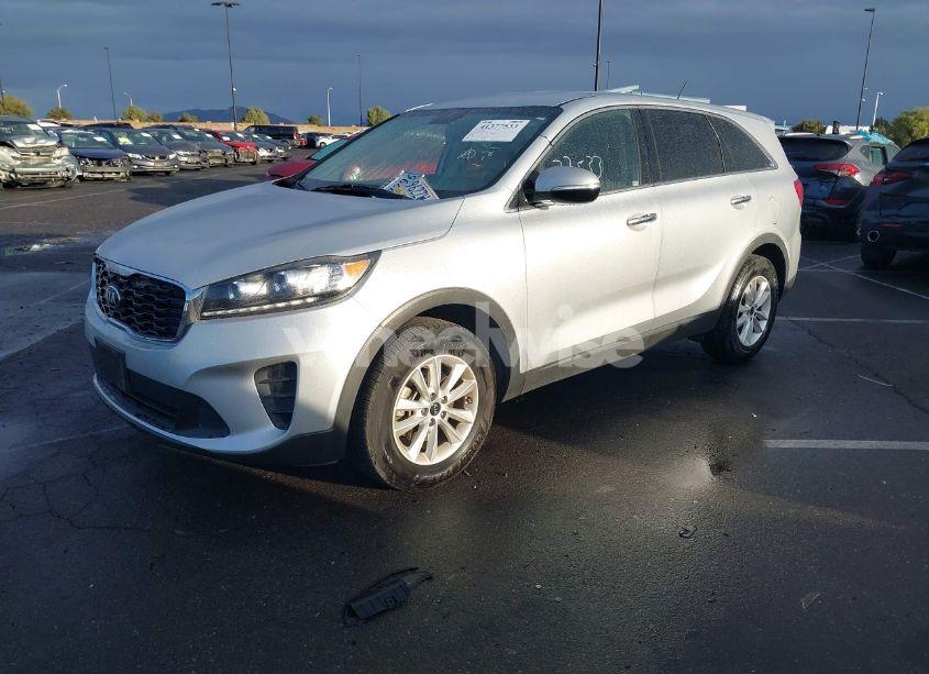 Photo 2 of 2019 Kia Sorento 2.4L LX (VIN 5XYPG4A39KG450852)