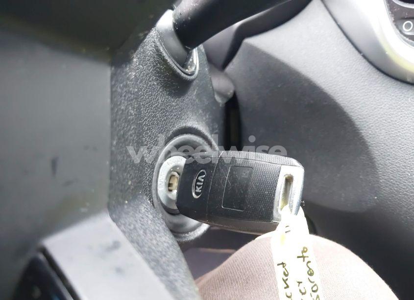 Photo 11 of 2019 Kia Sorento 2.4L LX (VIN 5XYPG4A39KG552622)