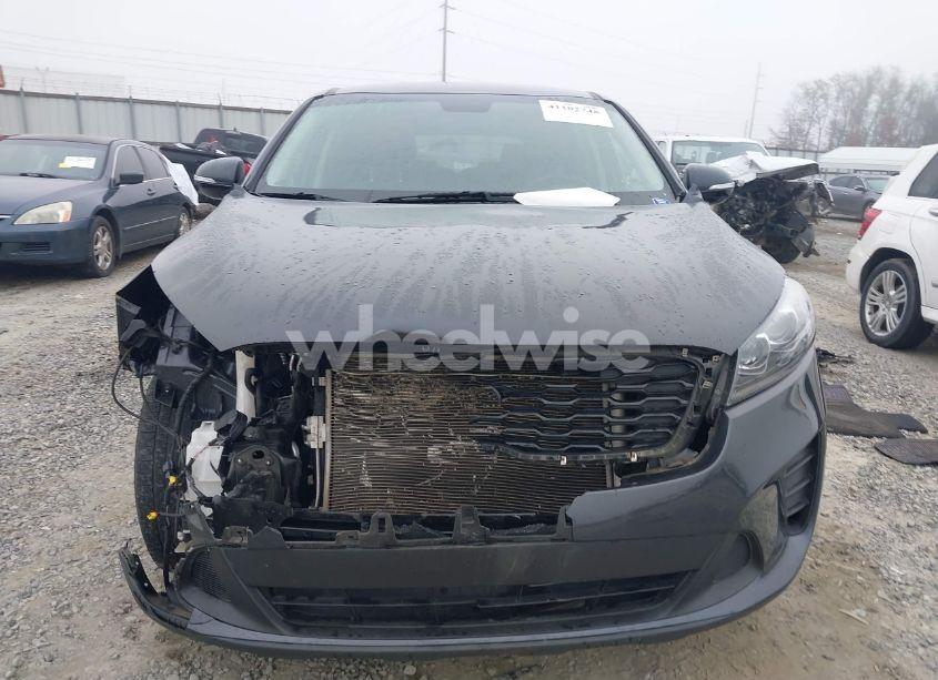 Photo 12 of 2019 Kia Sorento 2.4L LX (VIN 5XYPG4A39KG552622)