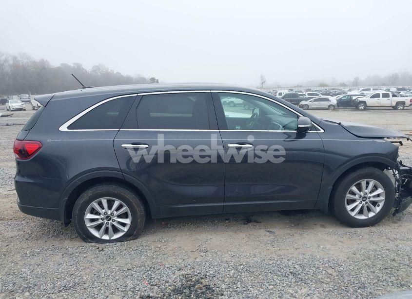Photo 13 of 2019 Kia Sorento 2.4L LX (VIN 5XYPG4A39KG552622)