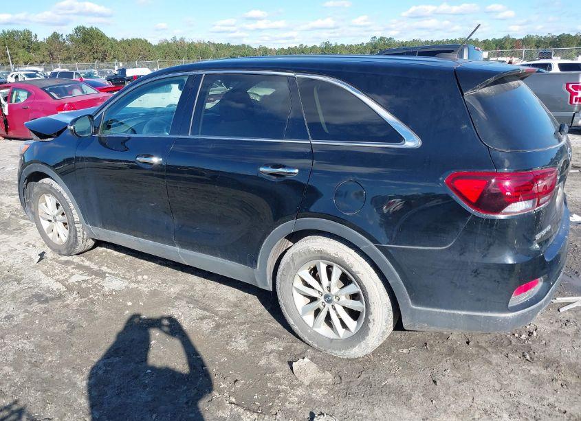 Photo 3 of 2019 Kia Sorento 2.4L L (VIN 5XYPG4A39KG565127)