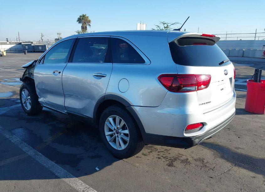 Photo 3 of 2019 Kia Sorento 2.4L L (VIN 5XYPG4A39KG575379)
