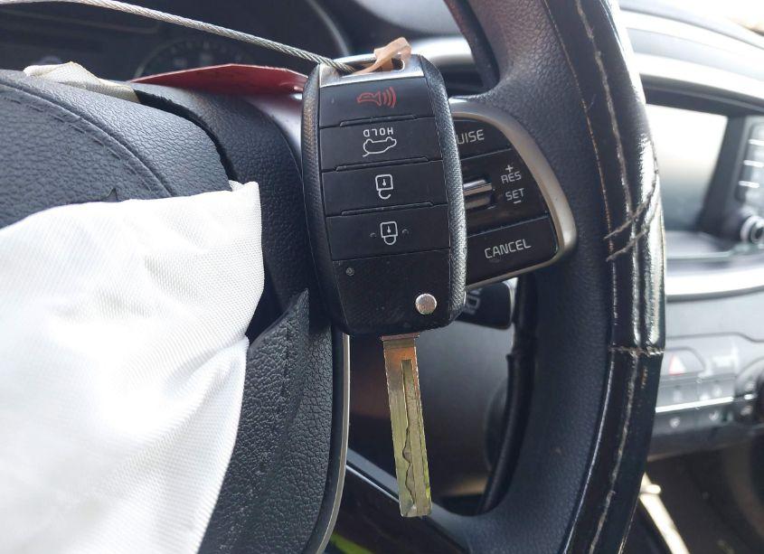 Photo 11 of 2019 Kia Sorento 2.4L L (VIN 5XYPG4A39KG578606)