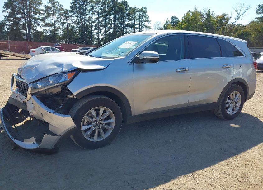 Photo 2 of 2019 Kia Sorento 2.4L L (VIN 5XYPG4A39KG578606)