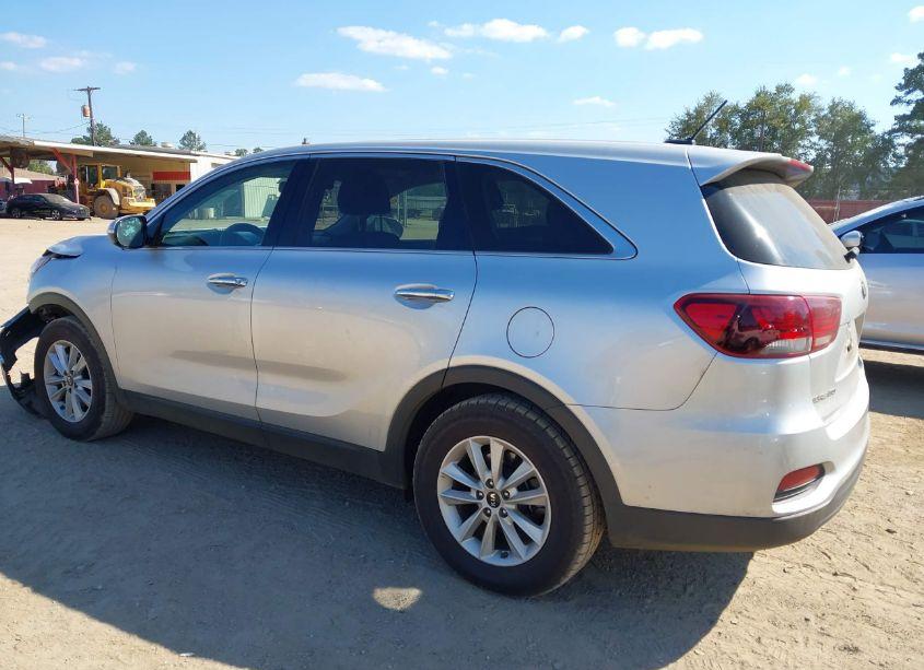 Photo 3 of 2019 Kia Sorento 2.4L L (VIN 5XYPG4A39KG578606)