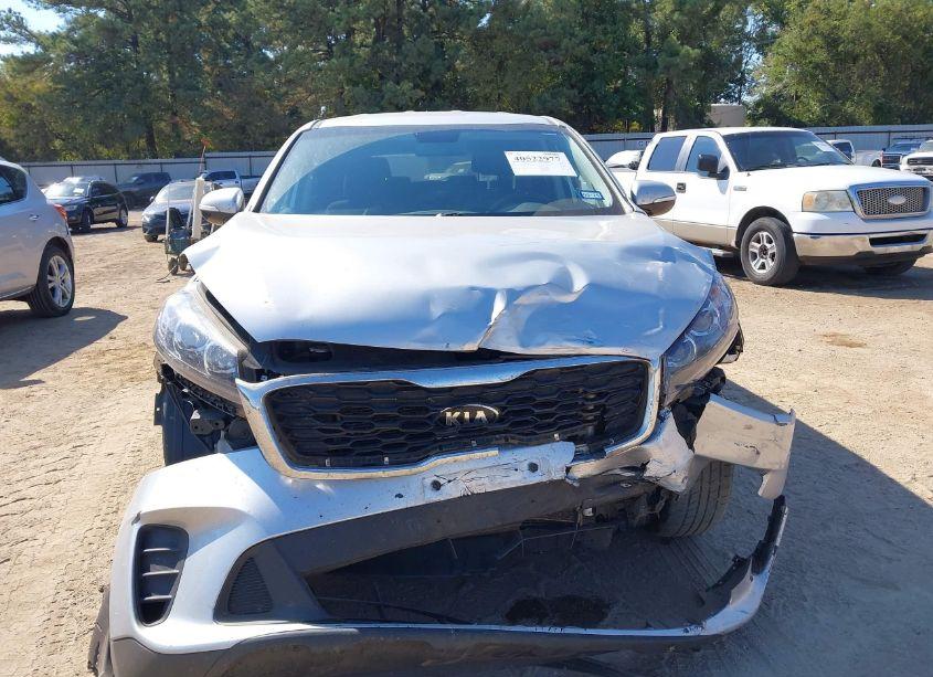 Photo 6 of 2019 Kia Sorento 2.4L L (VIN 5XYPG4A39KG578606)