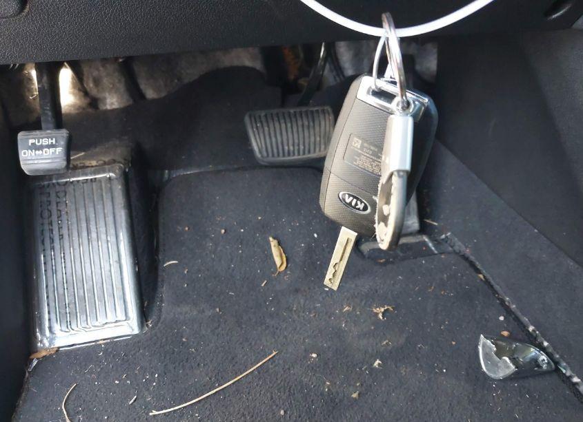 Photo 11 of 2020 Kia Sorento 2.4L LX (VIN 5XYPG4A39LG641754)