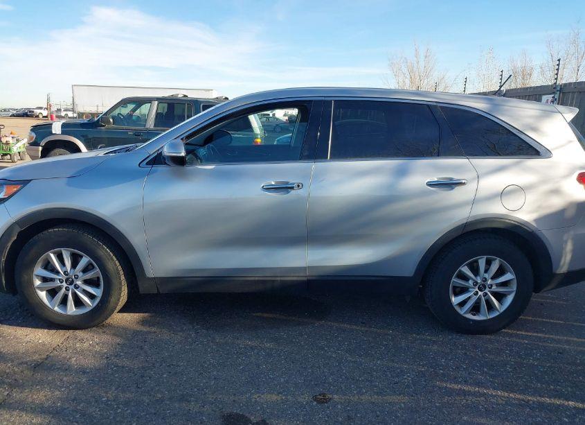 Photo 14 of 2020 Kia Sorento 2.4L LX (VIN 5XYPG4A39LG641754)