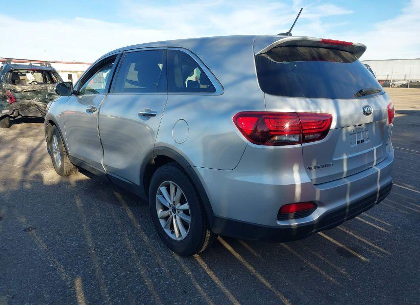 Photo 3 of 2020 Kia Sorento 2.4L LX (VIN 5XYPG4A39LG641754)