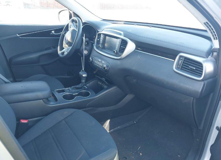 Photo 5 of 2020 Kia Sorento 2.4L LX (VIN 5XYPG4A39LG641754)