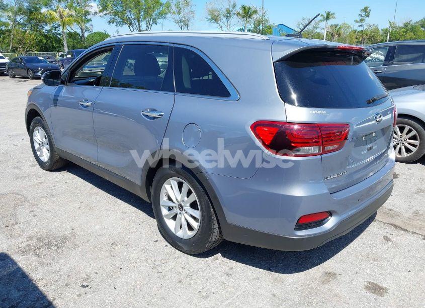 Photo 3 of 2020 Kia Sorento 2.4L LX (VIN 5XYPG4A39LG661681)