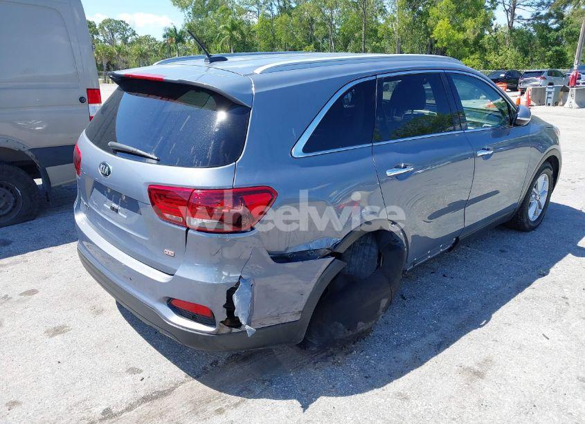 Photo 4 of 2020 Kia Sorento 2.4L LX (VIN 5XYPG4A39LG661681)
