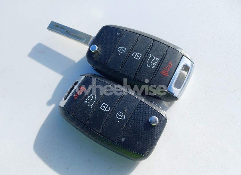 Photo 11 of 2020 Kia Sorento 2.4L LX (VIN 5XYPG4A39LG665374)