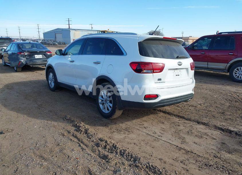 Photo 3 of 2020 Kia Sorento 2.4L LX (VIN 5XYPG4A39LG665374)