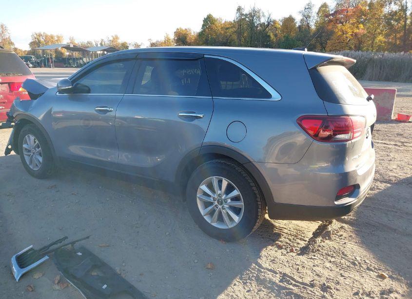 Photo 3 of 2020 Kia Sorento 2.4L L (VIN 5XYPG4A39LG712239)